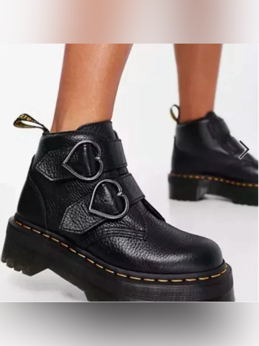 Dr. Martens Devon Heart Boots Size 7 Black Leather